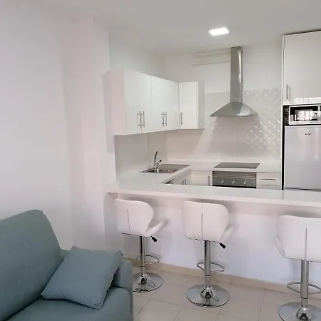 Avenida Deluxe * Канделария