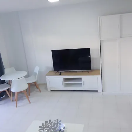Avenida Deluxe * Канделария